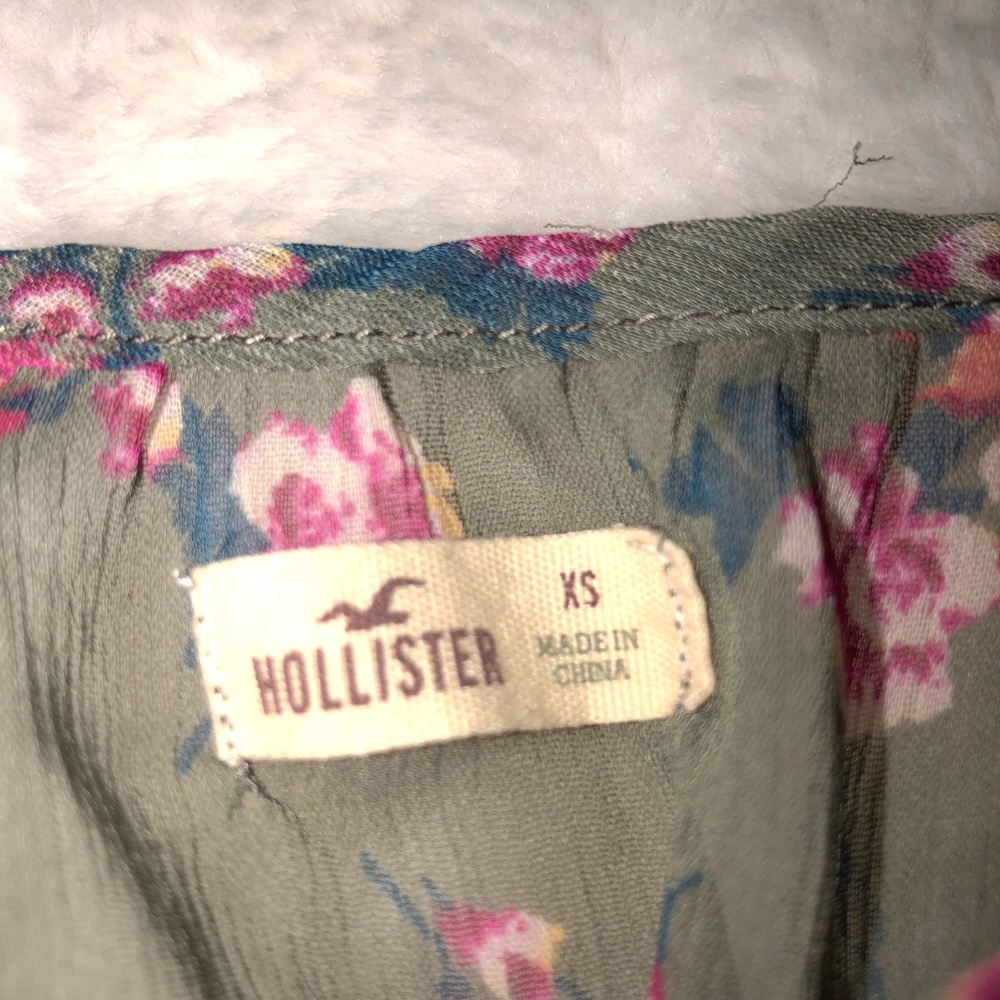 Hollister blouse - Picture 2 of 2